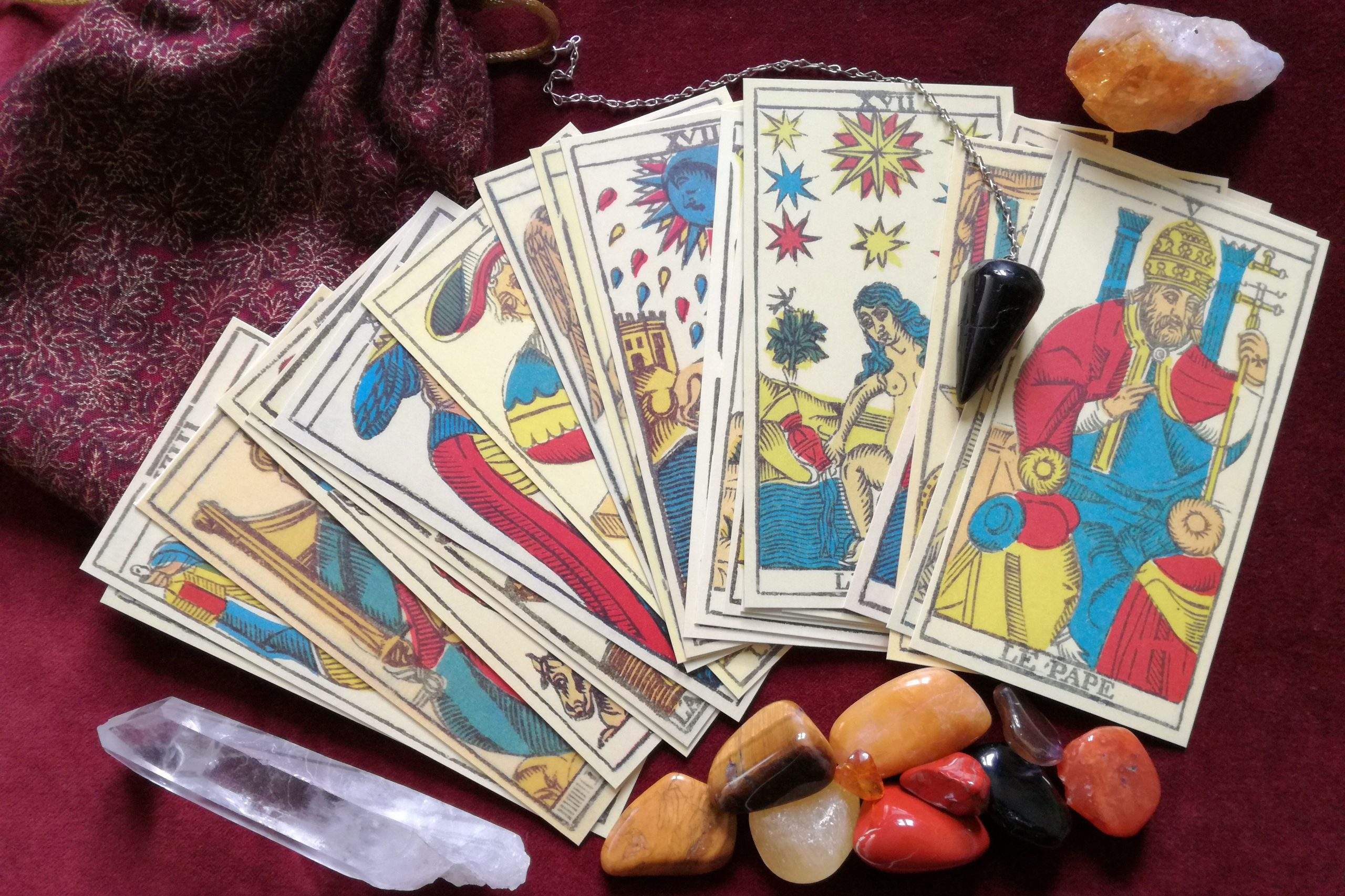 Retour affectif par les cartes divinatoires : Découvrez et agissez avec les révélations de Kellya