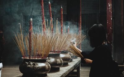 Pourquoi choisir Kellya, voyante médium aux rituels puissants